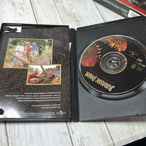 Jurassic World and The Lost World 2 Disc Full Screen - Picture 4 of 7